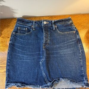 Old Navy Button Up Distressed Hem Denim Skirt, size 4